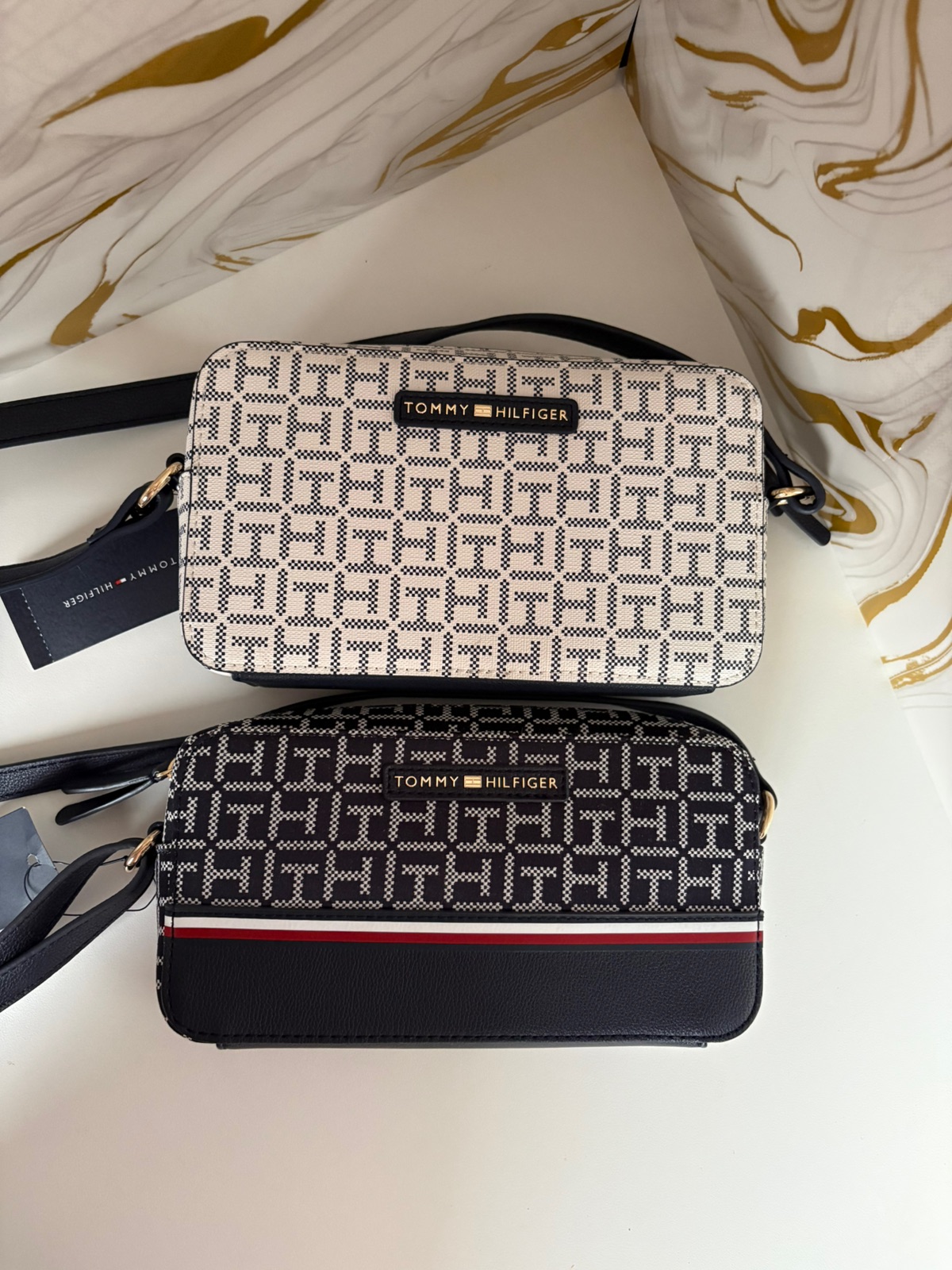 ✨Crossbody de Tommy Hilfiger ✨🎀